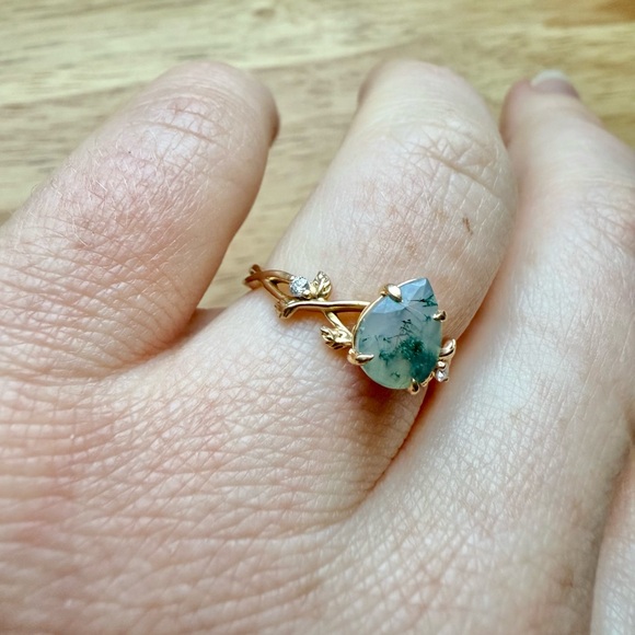 14K Gold Vine Ring with Moss Agate Gemstone and Moissanite - Picture 3 of 12